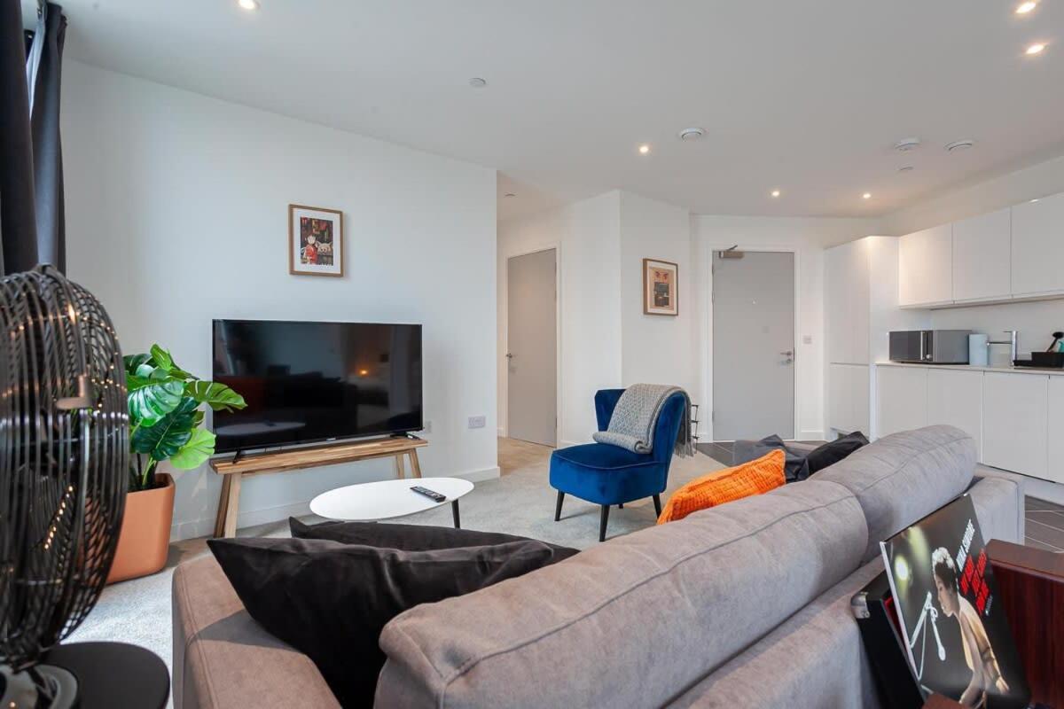 Spacious 2 Bed Apartment In Central Манчестър Екстериор снимка